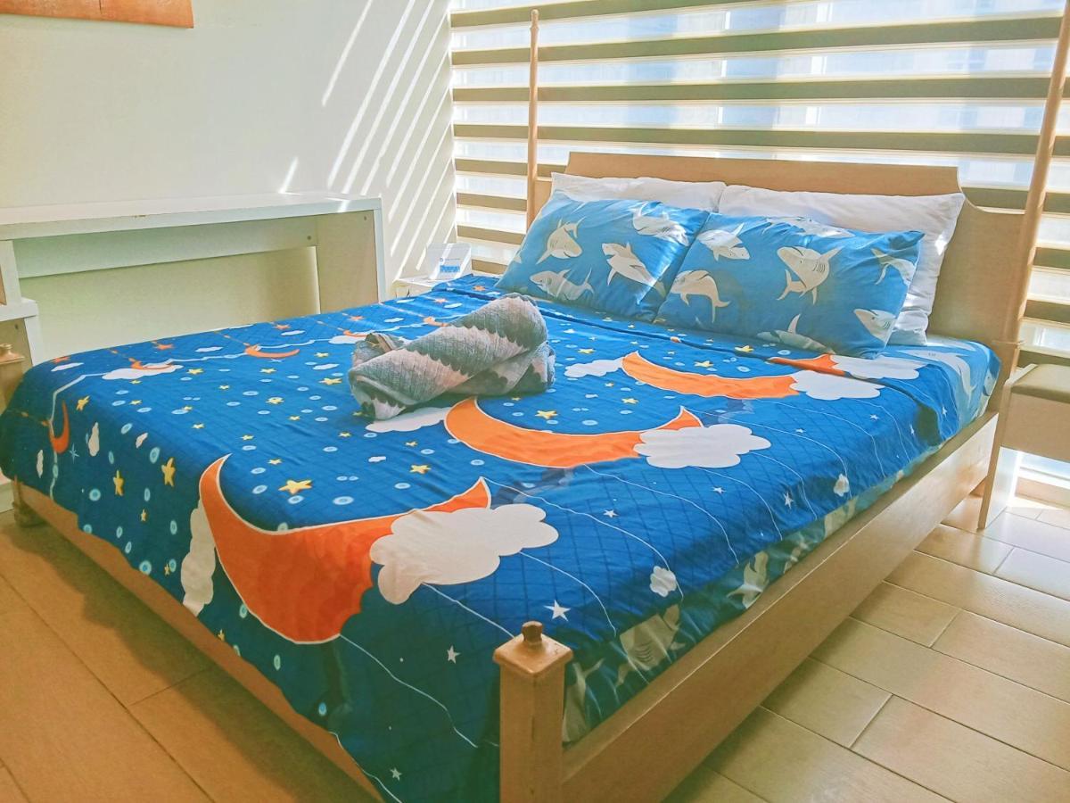Henry'S Newport Condotel Pasay Kültér fotó