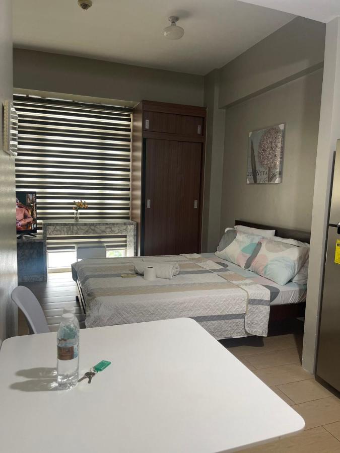 Henry'S Newport Condotel Pasay Kültér fotó