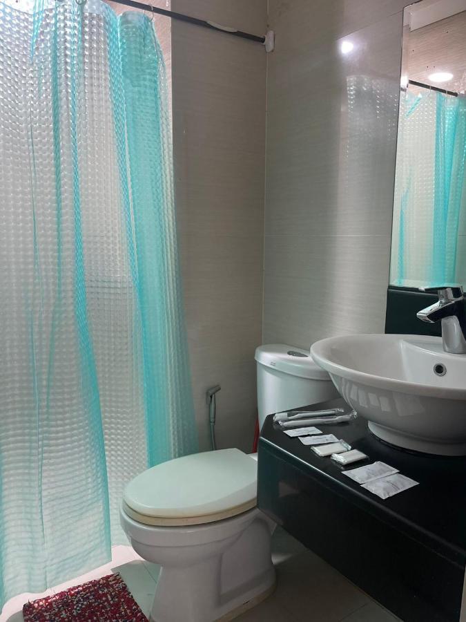 Henry'S Newport Condotel Pasay Kültér fotó