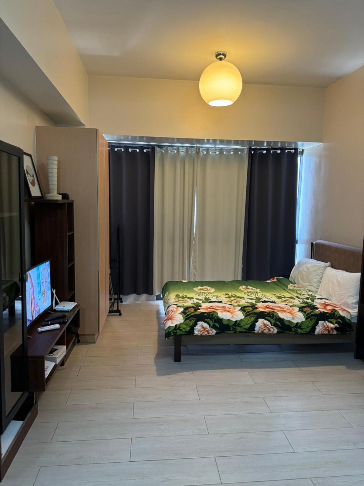 Henry'S Newport Condotel Pasay Kültér fotó