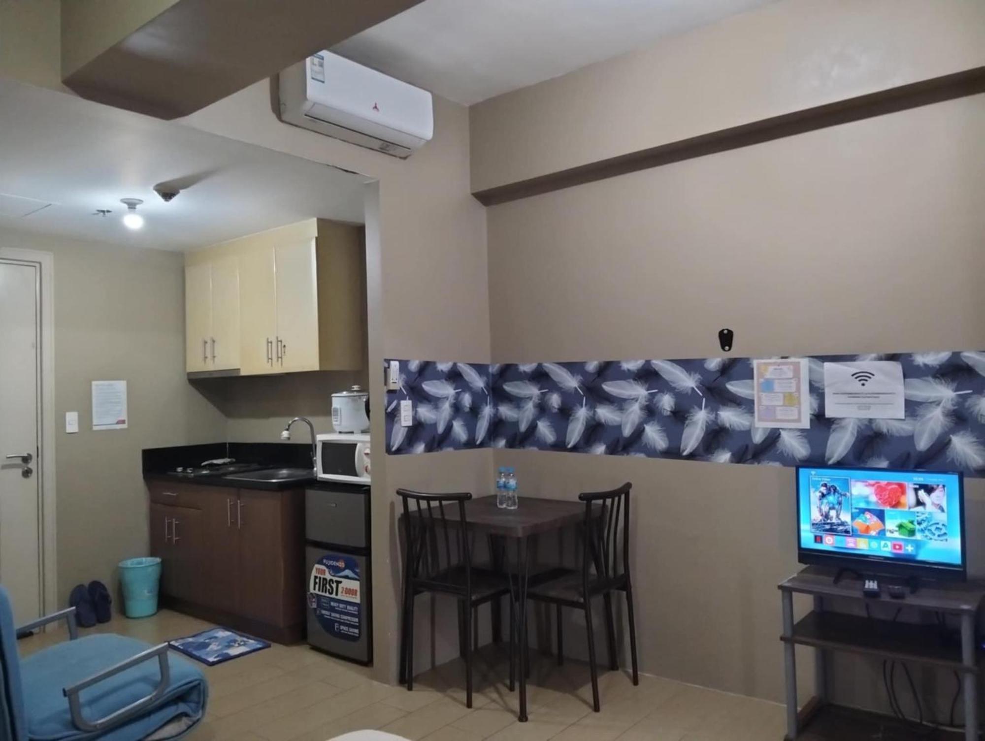 Henry'S Newport Condotel Pasay Kültér fotó