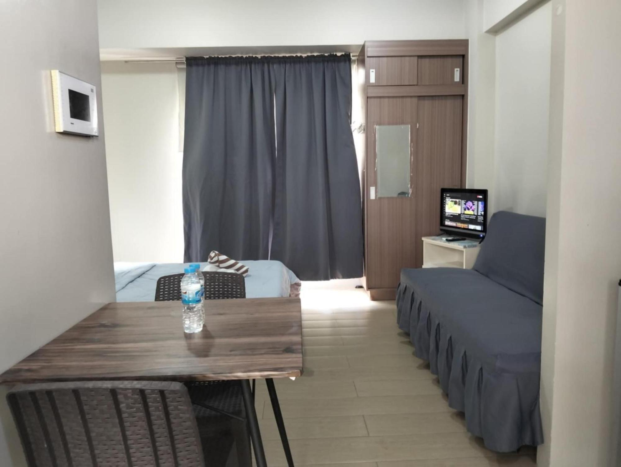 Henry'S Newport Condotel Pasay Kültér fotó