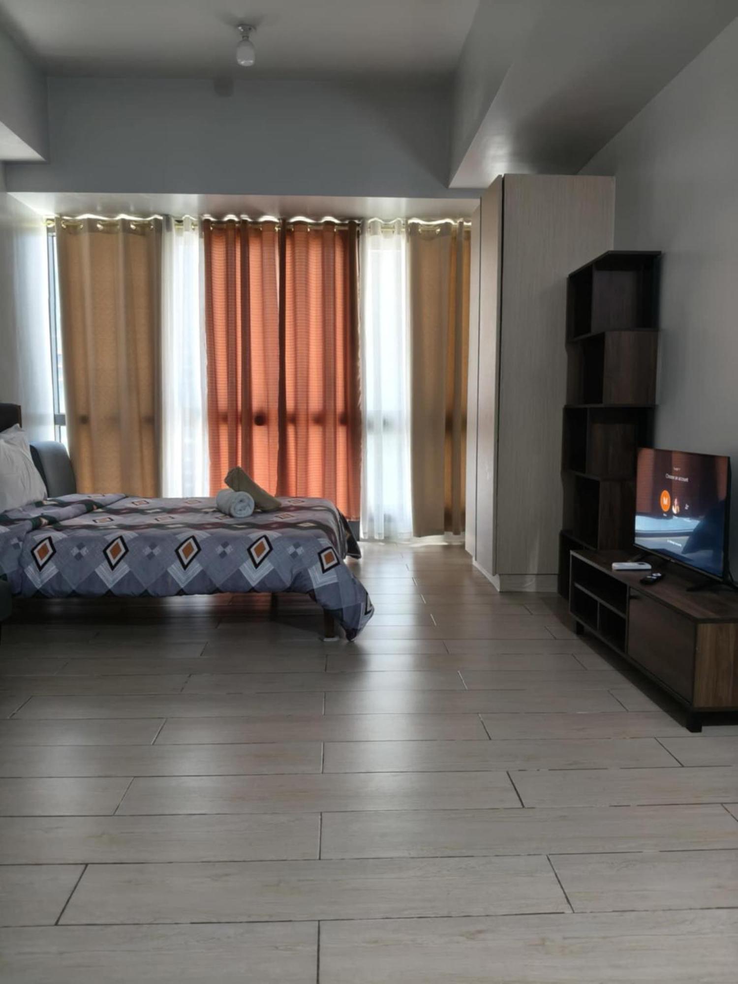 Henry'S Newport Condotel Pasay Kültér fotó